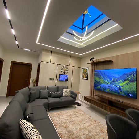 Firefly Retreat-Your Home Away From Home 拉瓦尔品第 外观 照片