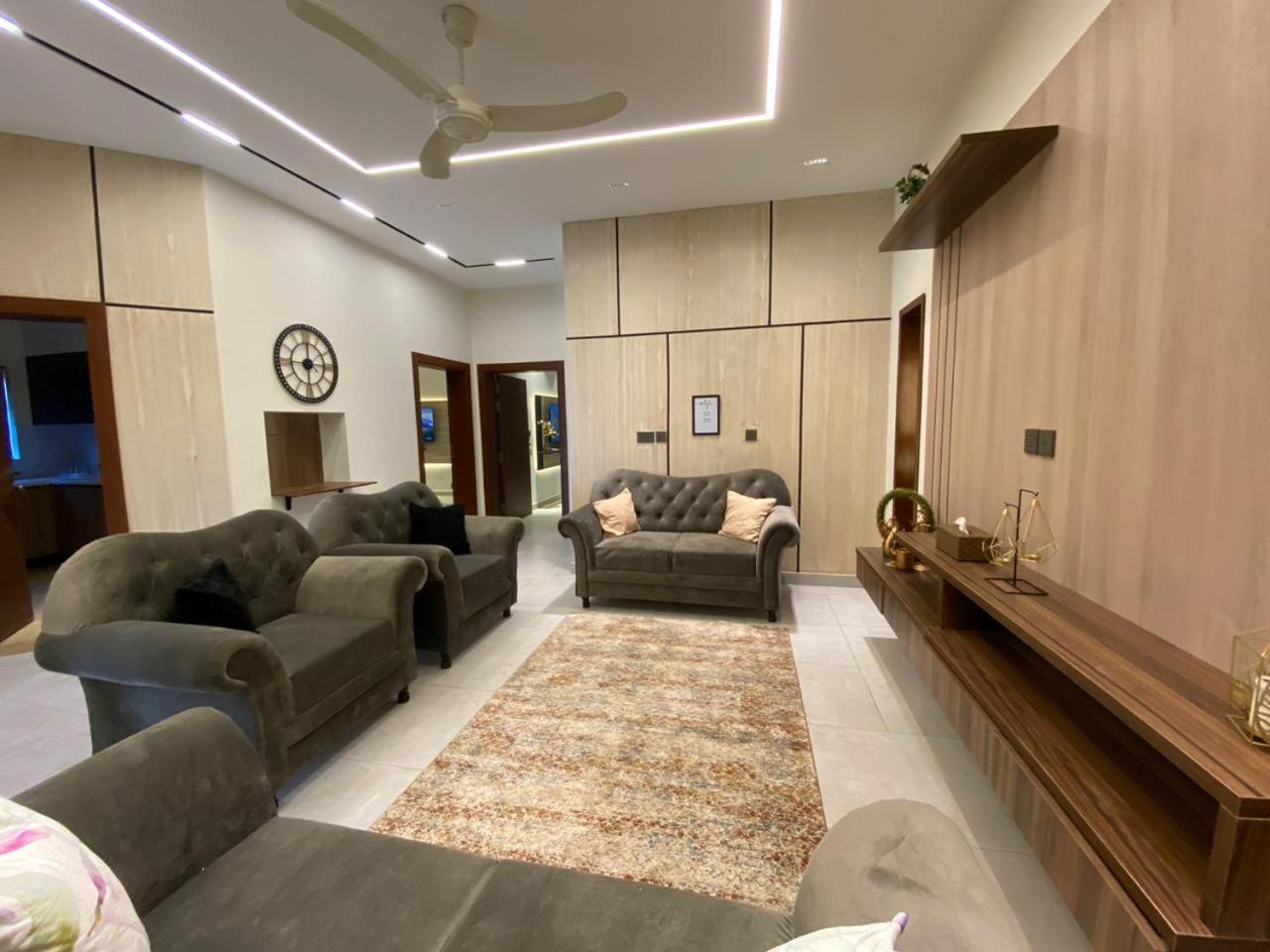Firefly Retreat-Your Home Away From Home 拉瓦尔品第 外观 照片