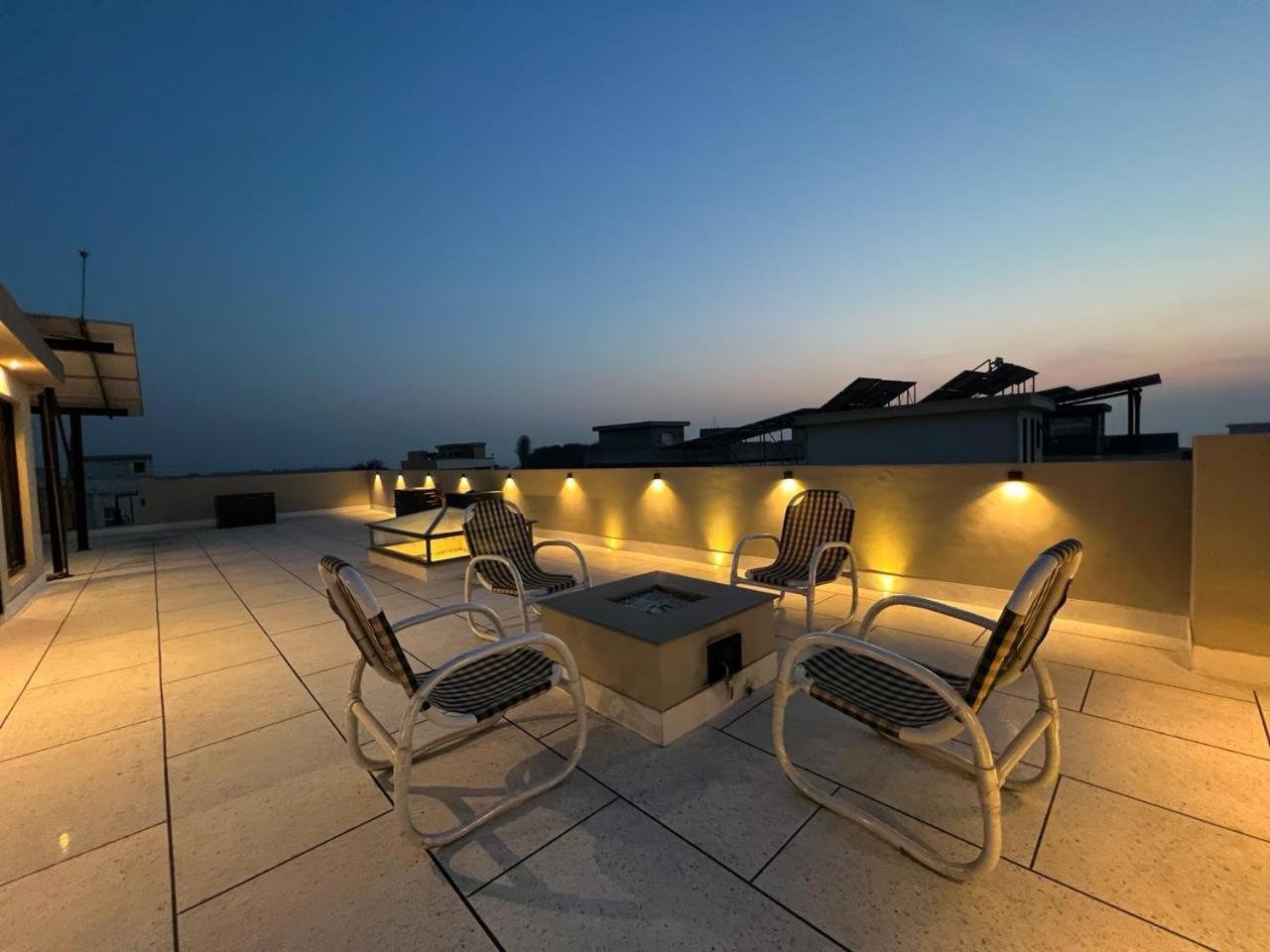 Firefly Retreat-Your Home Away From Home 拉瓦尔品第 外观 照片